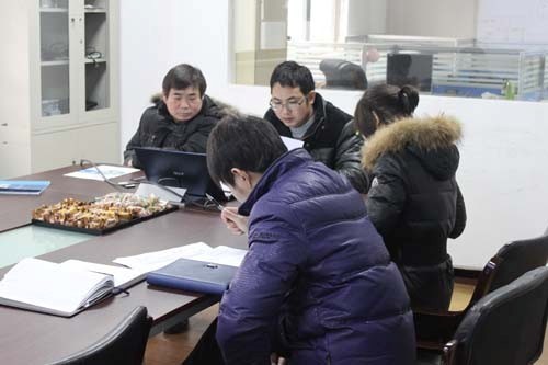 上海油脂交換設(shè)備客戶與惠合同事洽談現(xiàn)場1